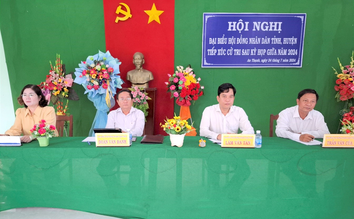 Đại biểu Hội đồng nhân dân tỉnh, huyện tiếp xúc cử tri  xã An Thạnh và An Thuận