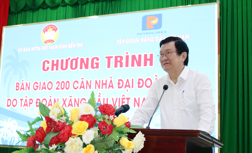 Nguyên Chủ tịch nước Trương Tấn Sang vận động tặng 200 căn nhà đại đoàn kết tỉnh Bến Tre