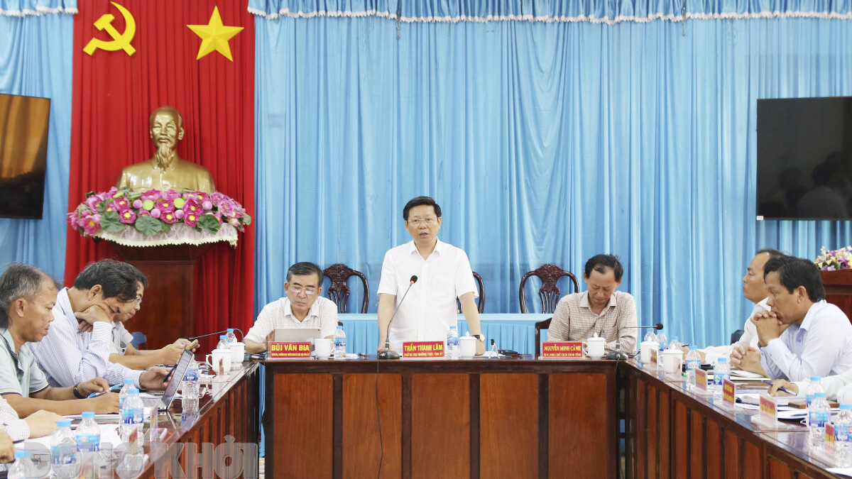 Phó bí thư Thường trực Tỉnh ủy Trần Thanh Lâm kiểm tra tiến độ các công trình, dự án trên địa bàn huyện Bình Đại