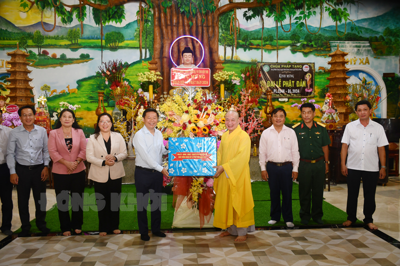 Phó bí thư Thường trực Tỉnh ủy Trần Thanh Lâm thăm chức sắc tiêu biểu nhân đại Lễ Phật đản, Phật lịch 2568 (DL 2024)
