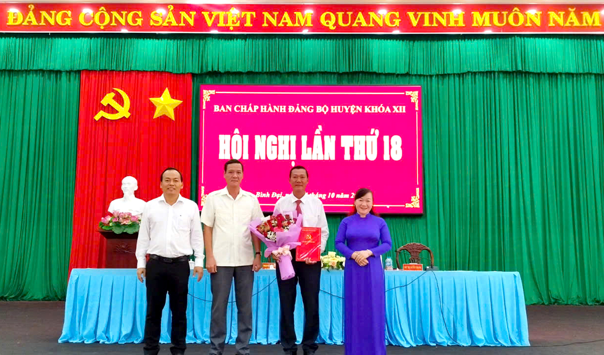 Bình Đại sơ kết tình hình thực hiện  Nghị quyết Huyện ủy 9 tháng đầu năm 2024.